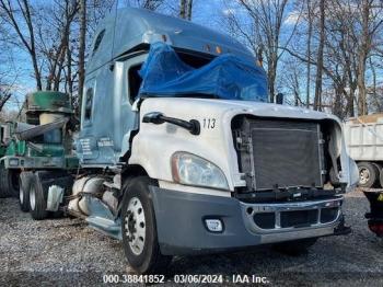  Salvage Freightliner Cascadia 125