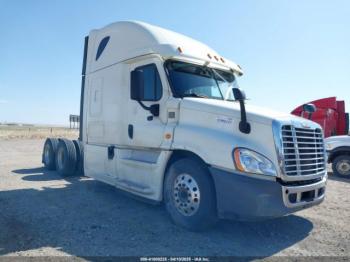  Salvage Freightliner Cascadia 125