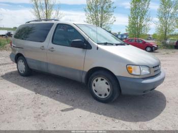  Salvage Toyota Sienna